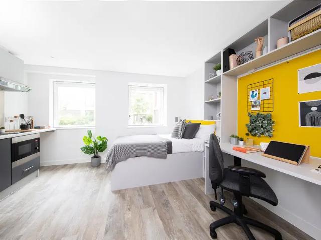 Room for rent in Harestock, Hampshire