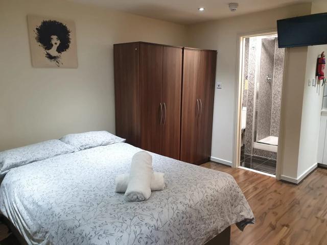 Flat for rent in London Borough of Brent, Greater London