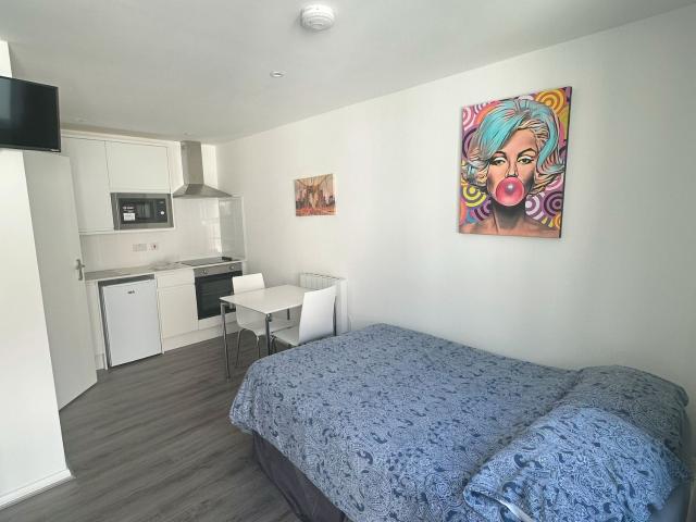 Flat for rent in Cricklewood, Cricklewood
