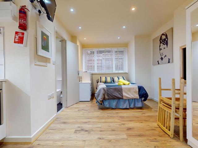 Flat for rent in Cricklewood, Cricklewood