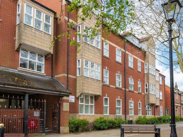 Flat for rent in Chadsmoor, Staffordshire