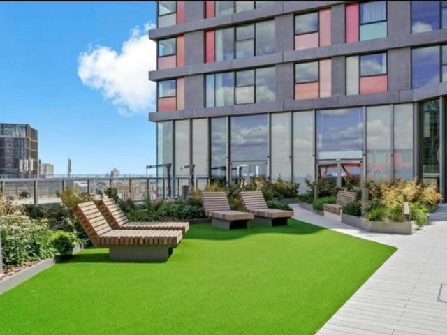 Flat for rent in East Village, Greater London