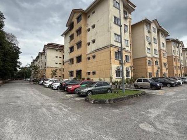 Apartment for sale in Petaling, Damansara Damai
