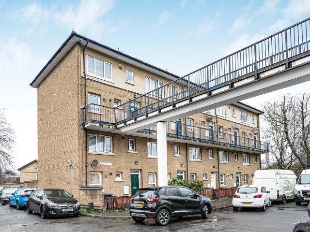 Flat for rent in London Borough of Lewisham, Greater London