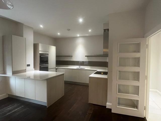 Flat for rent in Southdown, St Albans