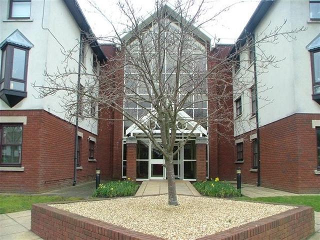 Flat for rent in Marshside, Southport