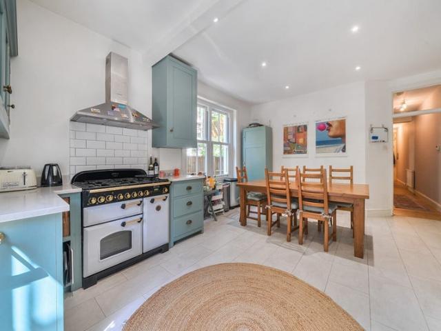 Flat for rent in London Borough of Lambeth, Greater London