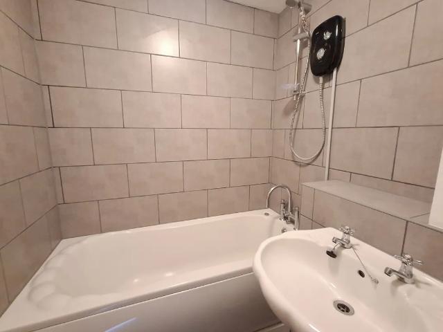 Flat for rent in Woodhall Farm, Pouchen End