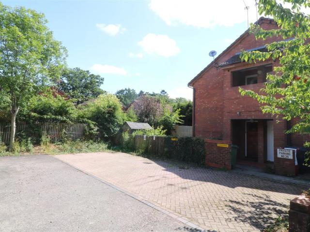 Flat for rent in Park Hill, Green Close