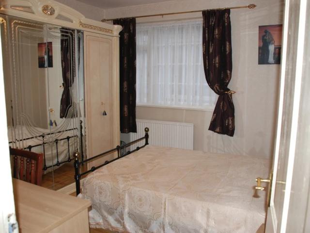 Flat for rent in Morden, Morden