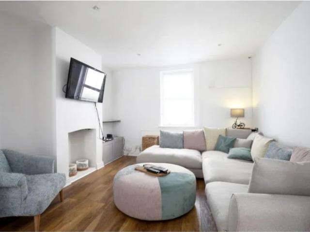House for rent in St Thomas', The Slade