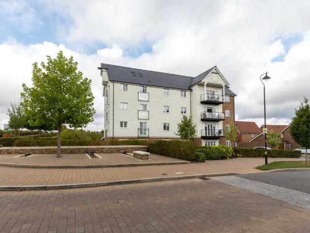 Flat for rent in Wickhurst Green, Horsham