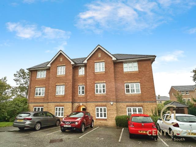 Flat for rent in Calderstones