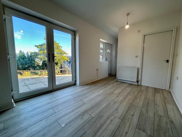 Flat for rent in Slack Side, West Yorkshire