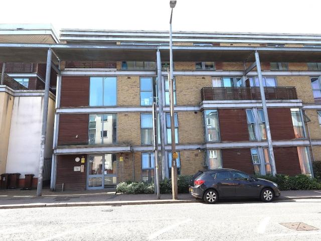Flat for rent in Holywell Estate, North Watford
