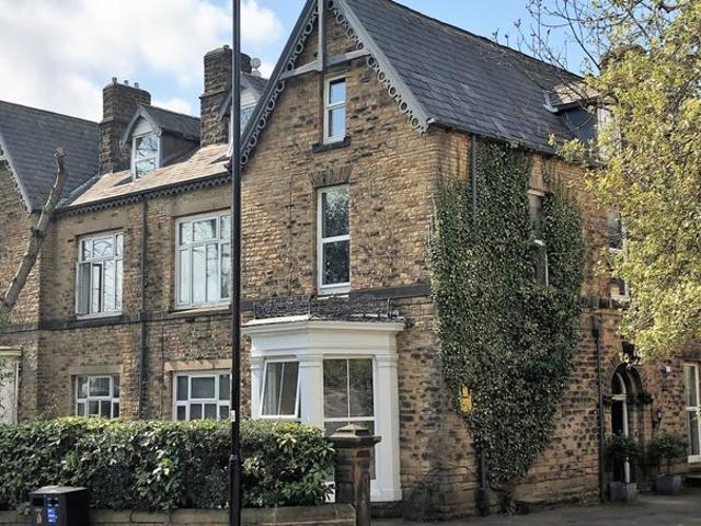Flat for rent in Broomhill, South Yorkshire