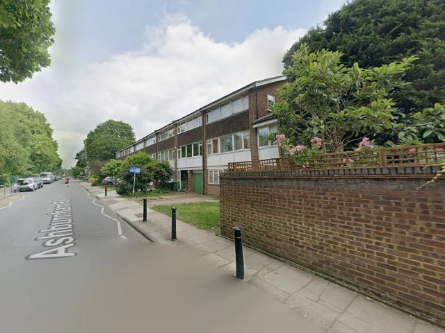 Flat for rent in Ham, Greater London