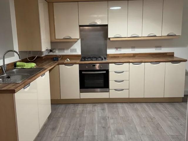 Flat for rent in Godley, Greenheys
