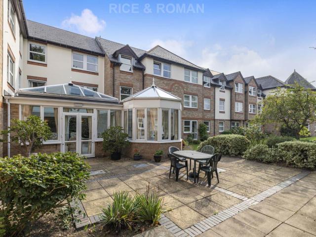 Flat for rent in London Borough of Merton, Greater London