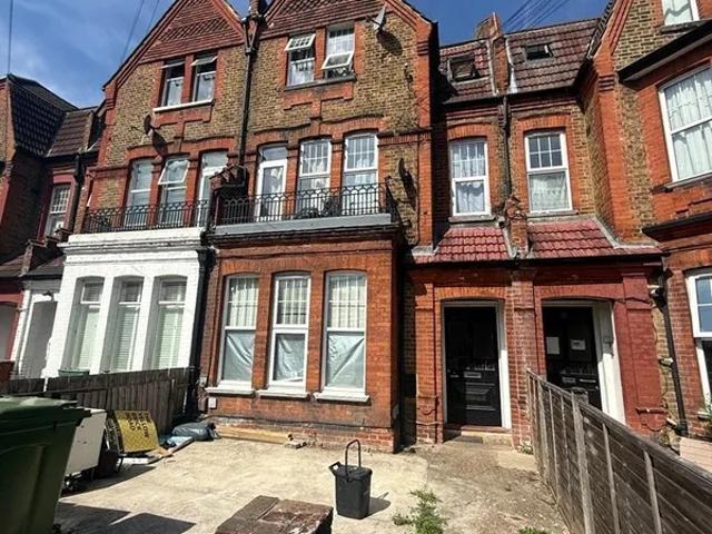 Flat for rent in Streatham, Greater London
