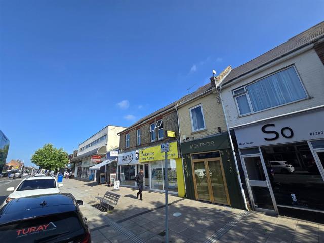 Flat for rent in Branksome, Poole