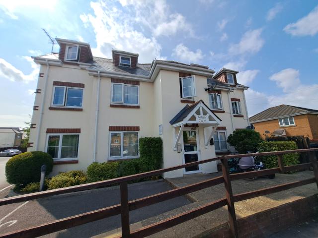 Flat for rent in Branksome, Poole
