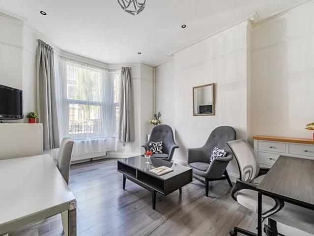 Flat for rent in Maida Hill, Greater London