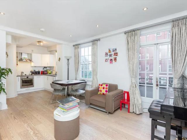 Flat for rent in St. John's Wood, Greater London