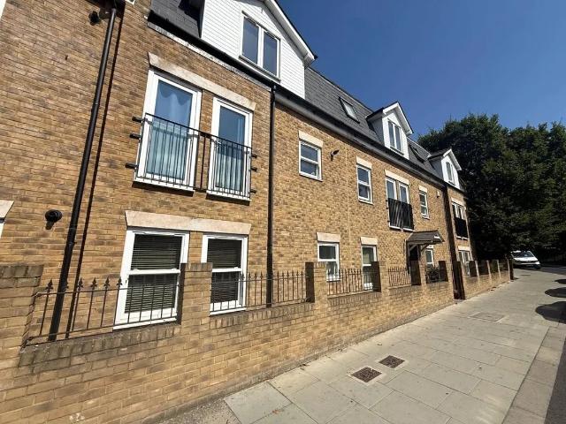 Flat for rent in Nunhead, Greater London