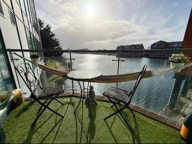Flat for rent in Newtown, Falcon Lodge