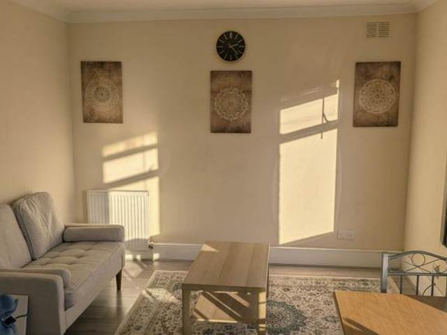 Flat for rent in London Borough of Redbridge, Greater London
