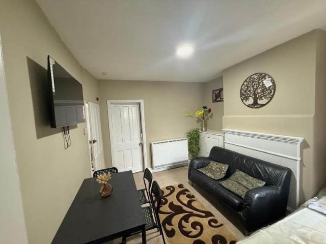 Flat for rent in Reading