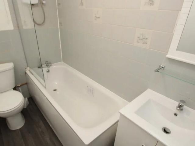 Flat for rent in London Borough of Enfield, Greater London