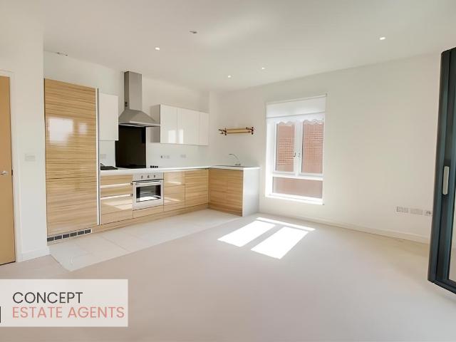Flat for rent in London Borough of Merton, Mitcham