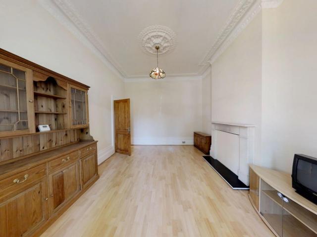 Flat for rent in London Borough of Ealing, Greater London