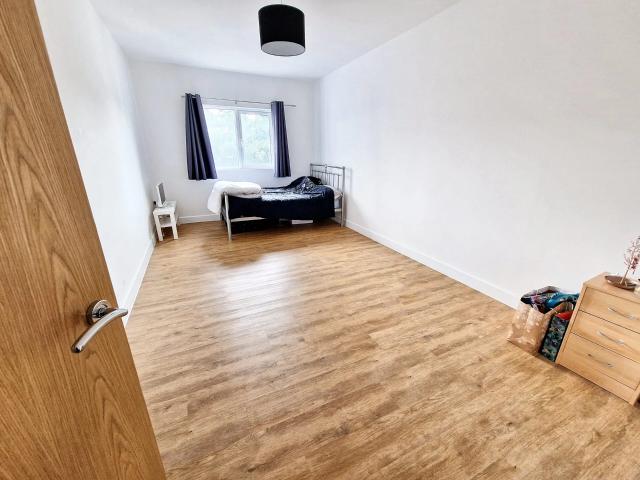 Flat for rent in Regent Quay, Oad Street