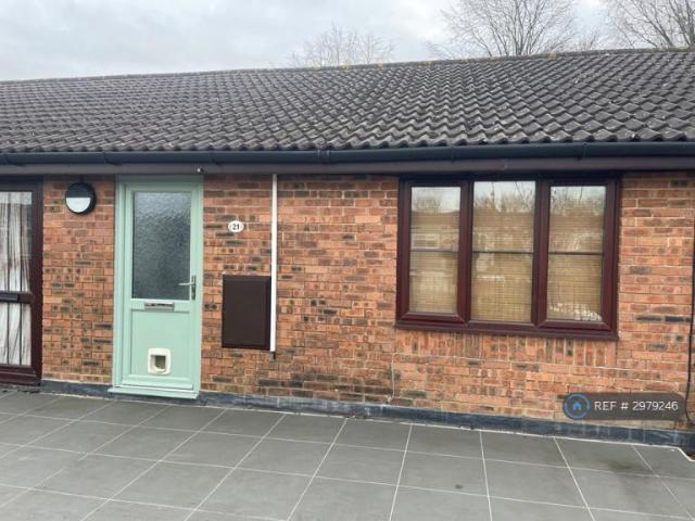 Flat for rent in Burton and Winkton, Burton