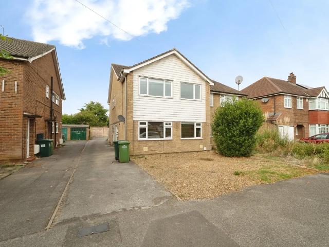 Flat for rent in Spelthorne, Surrey
