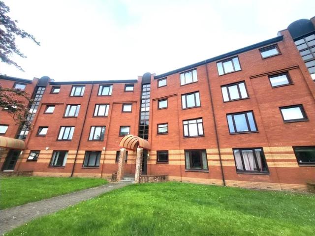 Flat for rent in Petershill, Glasgow