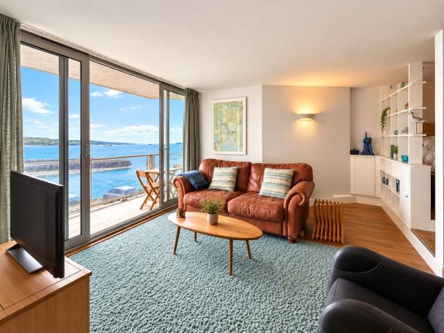 Flat for rent in Maker-with-Rame, Kingsand