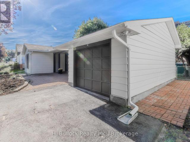 Apartment for rent in Mulhurst Bay, Ontario