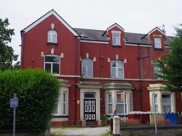 Flat for rent in The Haulgh, Lee Bank