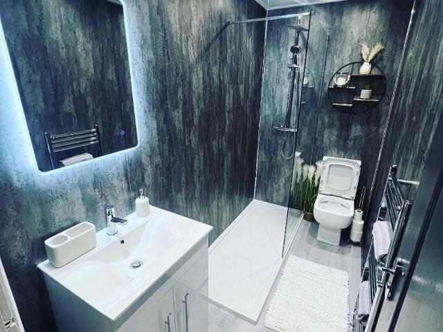 Flat for rent in Brownlow Fold, Lee Bank