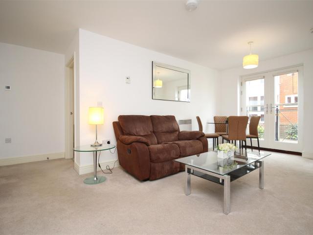 Flat for rent in St. Mildred's, The Bridge