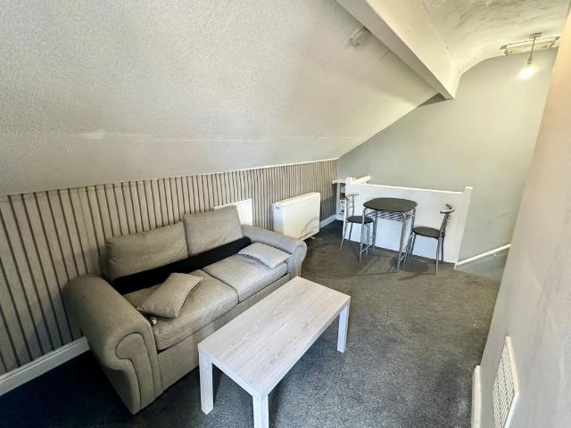 Flat for rent in Beeston Hill, Leeds