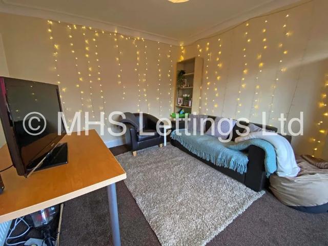 Flat for rent in Hyde Park, Leeds