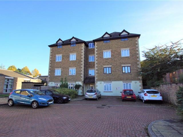 Flat for rent in Hertford, Colliers End
