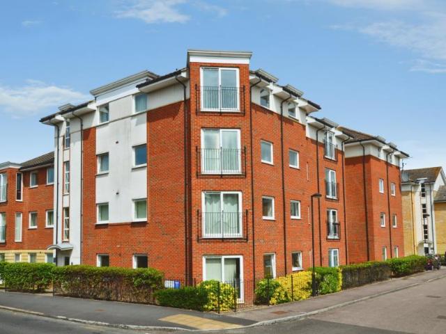 Flat for rent in St Albans, Five Acres