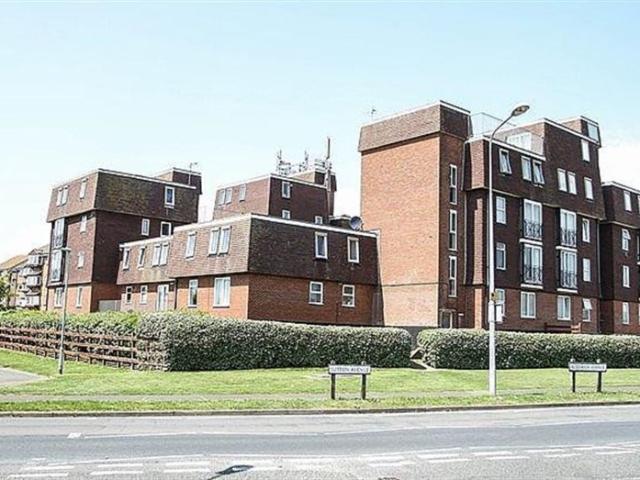 Flat for rent in Peacehaven, Iford