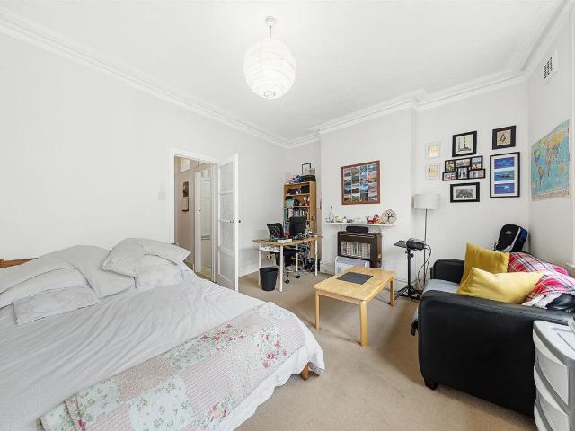 Flat for rent in London Borough of Wandsworth, Greater London